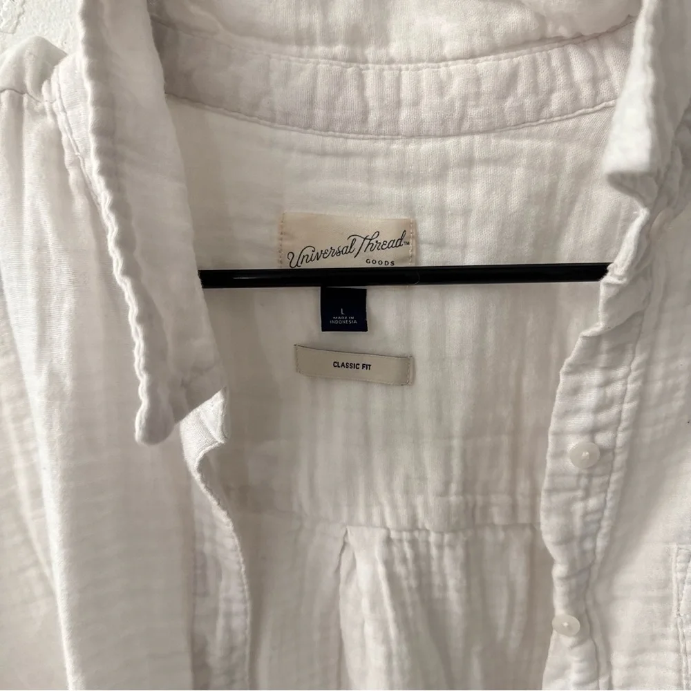 Universal Thread Large Classic Fit White Cotton Gauze Button Down - Picture 5 of 6